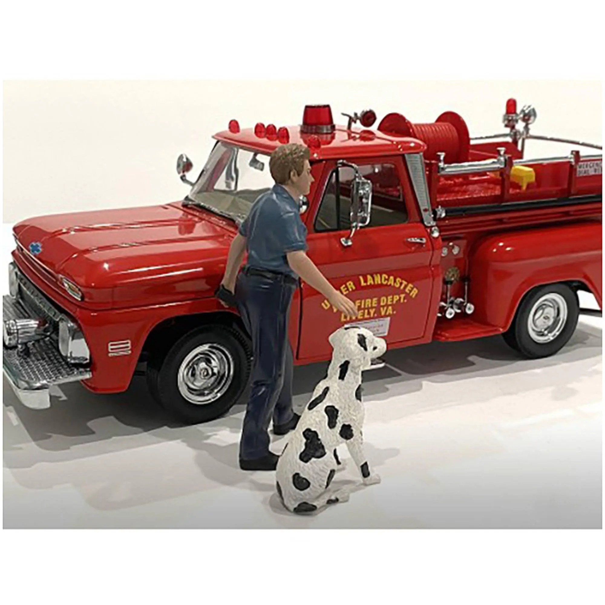 American Diorama Figures - Firefighters Fire Trainer and Dog for 1/24 Scale Models