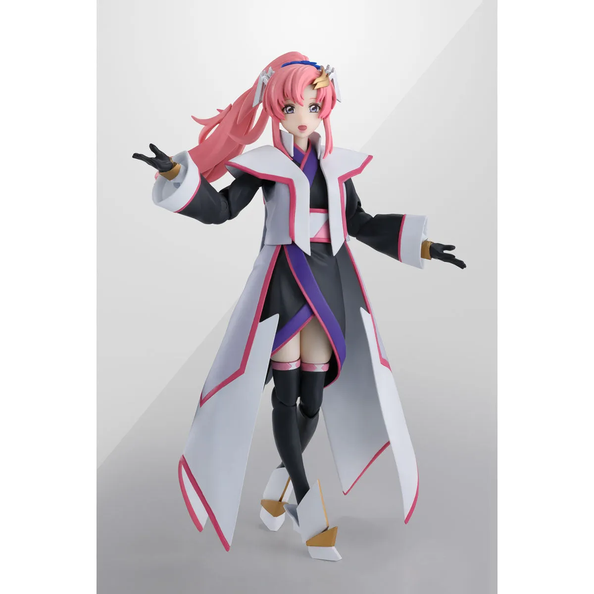 S.H. Figuarts Gundam SEED Freedom Lacus Clyne (Compass Battle Surcoat Ver.) Action Figure