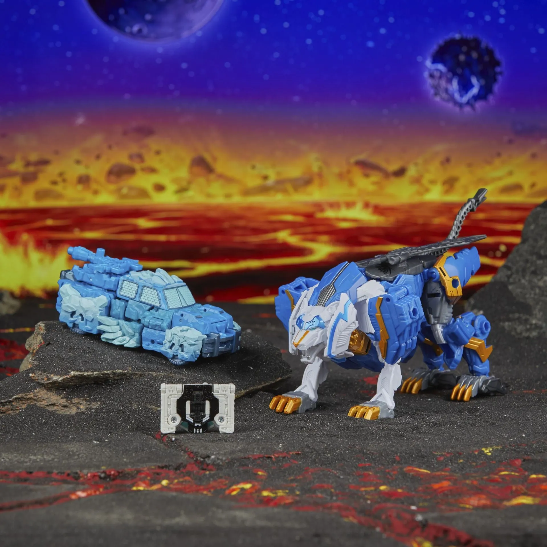 Transformers Generations Legacy United Leader Class Star Raider Thundertron, Nightstrike, Calcitron Action Figure